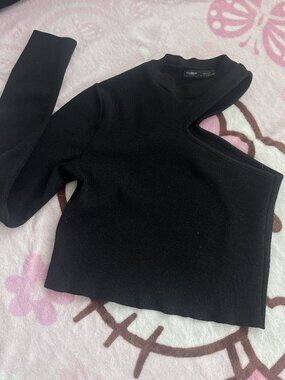 Asymmetric Pull and bear black top